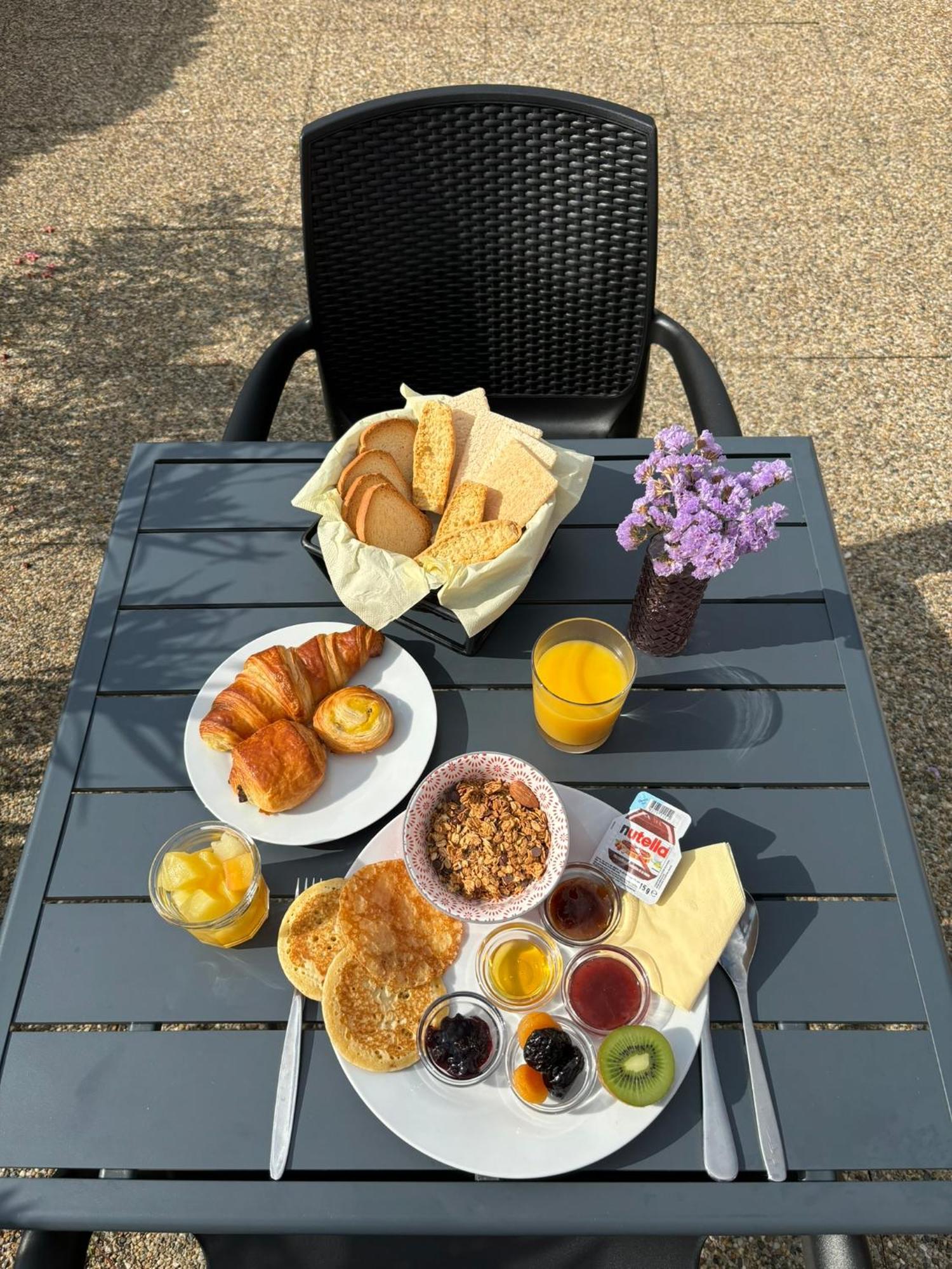 Kyriad Bordeaux Лормон Екстериор снимка